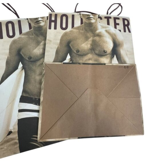 Hollister Paper Shopping Bag Vintage Y2K Surfing Male Model Bruce Weber lot of 2 - Picture 3 of 4